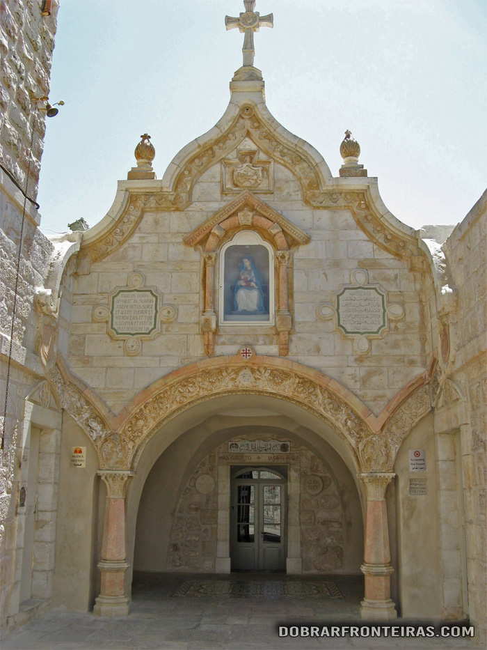 Entrada da Gruta do Leite em Belém