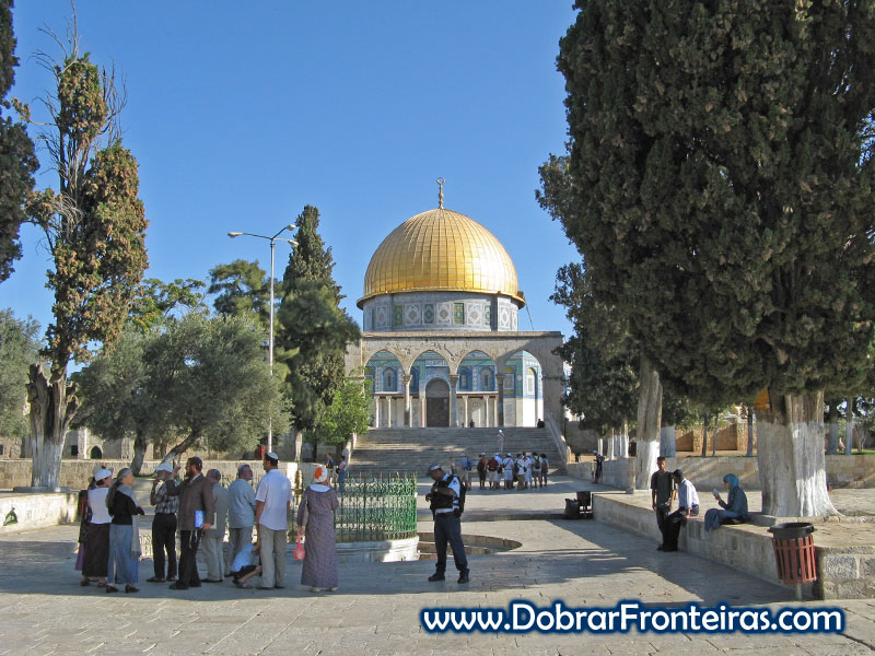 A cúpula dourada do Domo da Rocha em Jerusalém