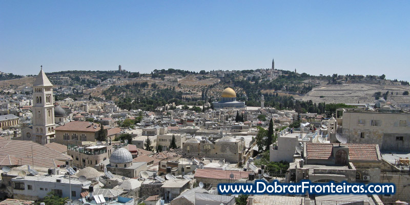 Cidade de Jerusalém vista do terraço do Petra Hostel