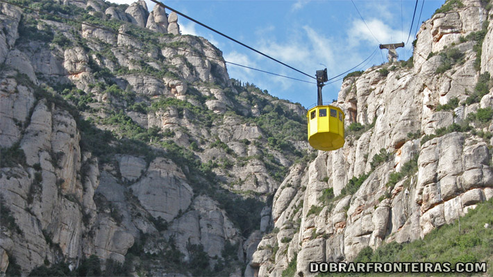 Teleférico para o mosteiro de Montserrat, Catalunha