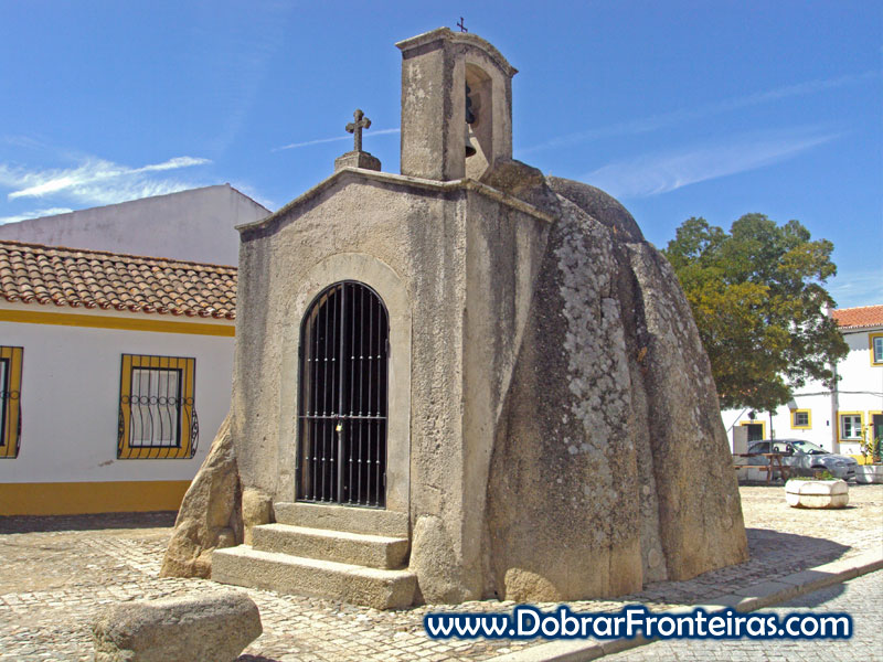 Igreja - Anta de Pavia no Alentejo