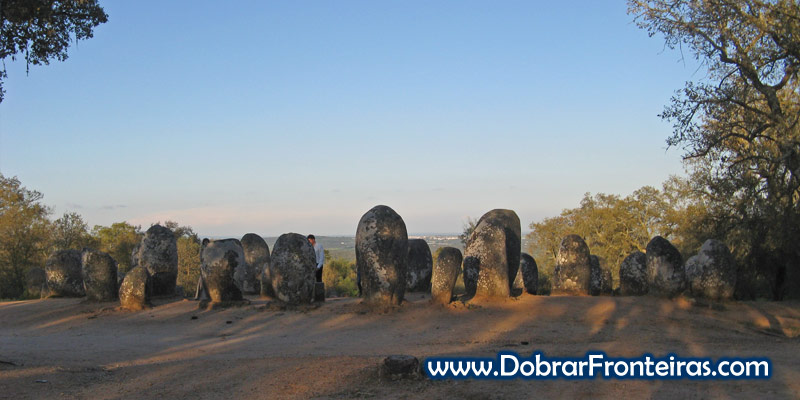 Cromeleque dos Almendres em Évora, Alentejo