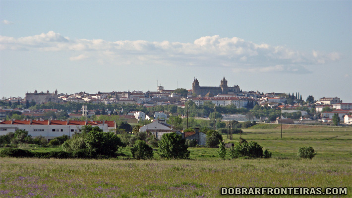 Vista da cidade de Évora à distância