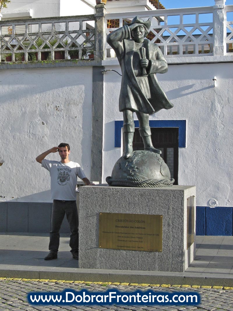 Estátua de Cristóvão Colombo na vila alentejana de Cuba, Portugal