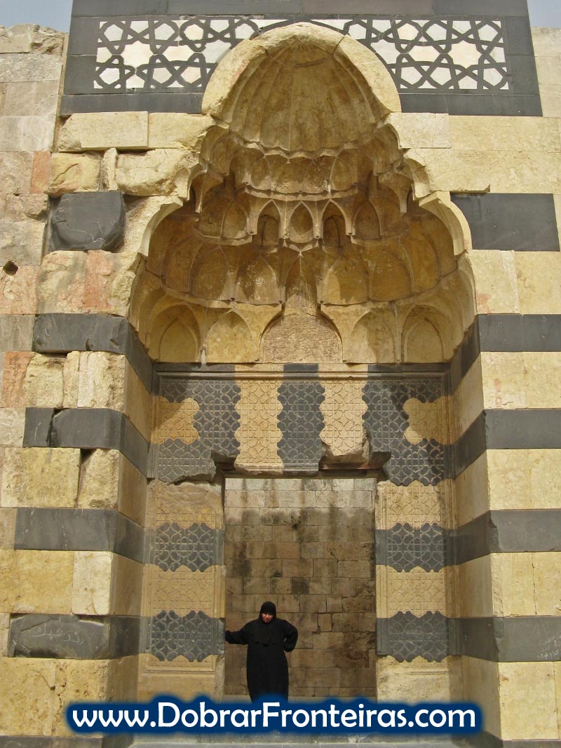 Mulher na cidadela de Aleppo, Síria