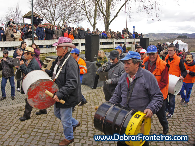 Animação de rua é uma constante nos dias de Carnaval em Podence