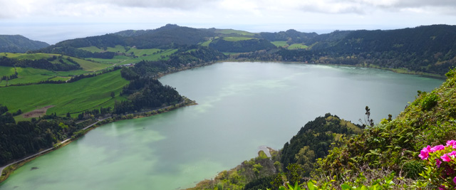 Lagoa das Furnas vista do miradouro do Pico do Ferro, Açores