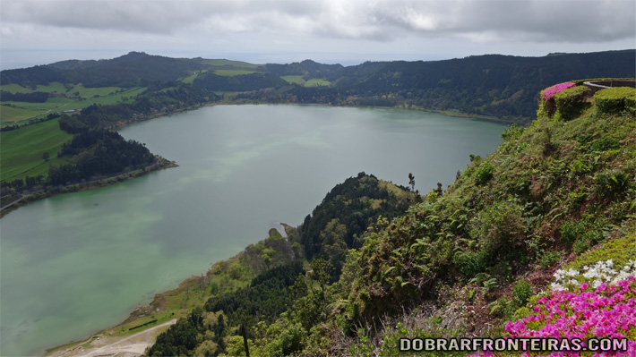 Lagoa das Furnas vista do miradouro do Pico do Ferro