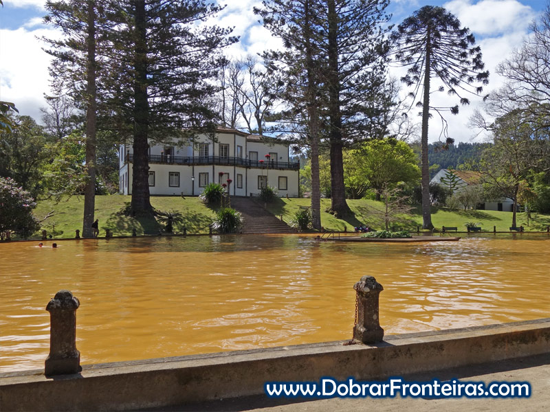 Tanque de águas termais no Parque Terra Nostra, Açores