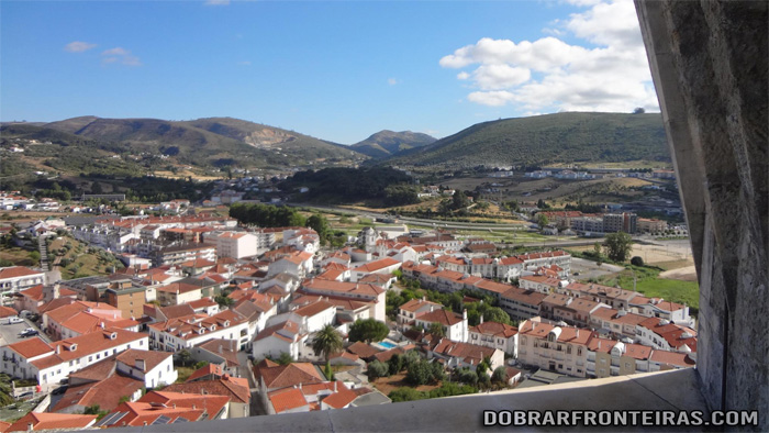Vila de Porto de Mós vista a partir do castelo
