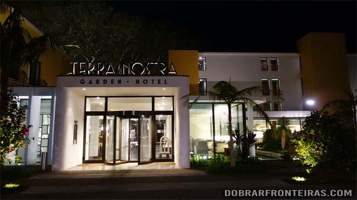 Entrada do hotel Terra Nostra nas Furnas