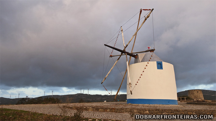 Moinho de vento do Alqueidão da Serra