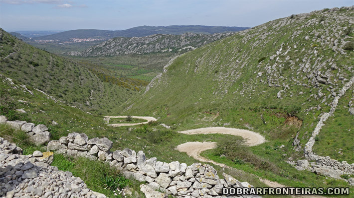 Descida do Patelo, liga o planalto de São Bento a Alvados