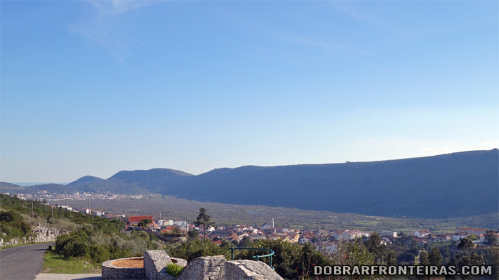 O Polje de Minde com um pouco de água