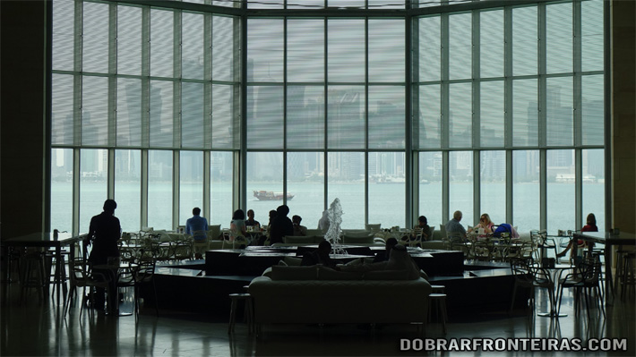 Bar do museu de arte islâmica de Doha, Qatar