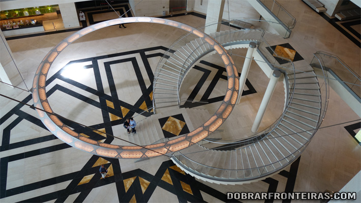 Pormenor da arquitectura do museu de arte islâmica de Doha, Qatar
