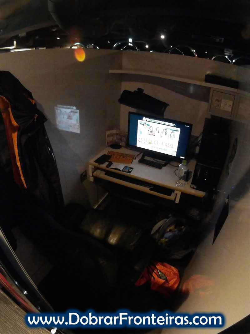 A minha cabina no Manga café em Tóquio