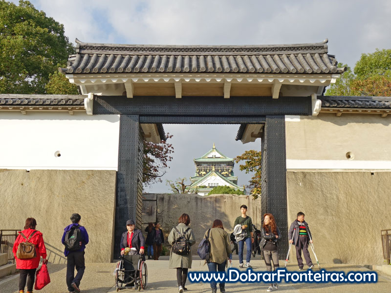 Entrada no castelo de Osaka