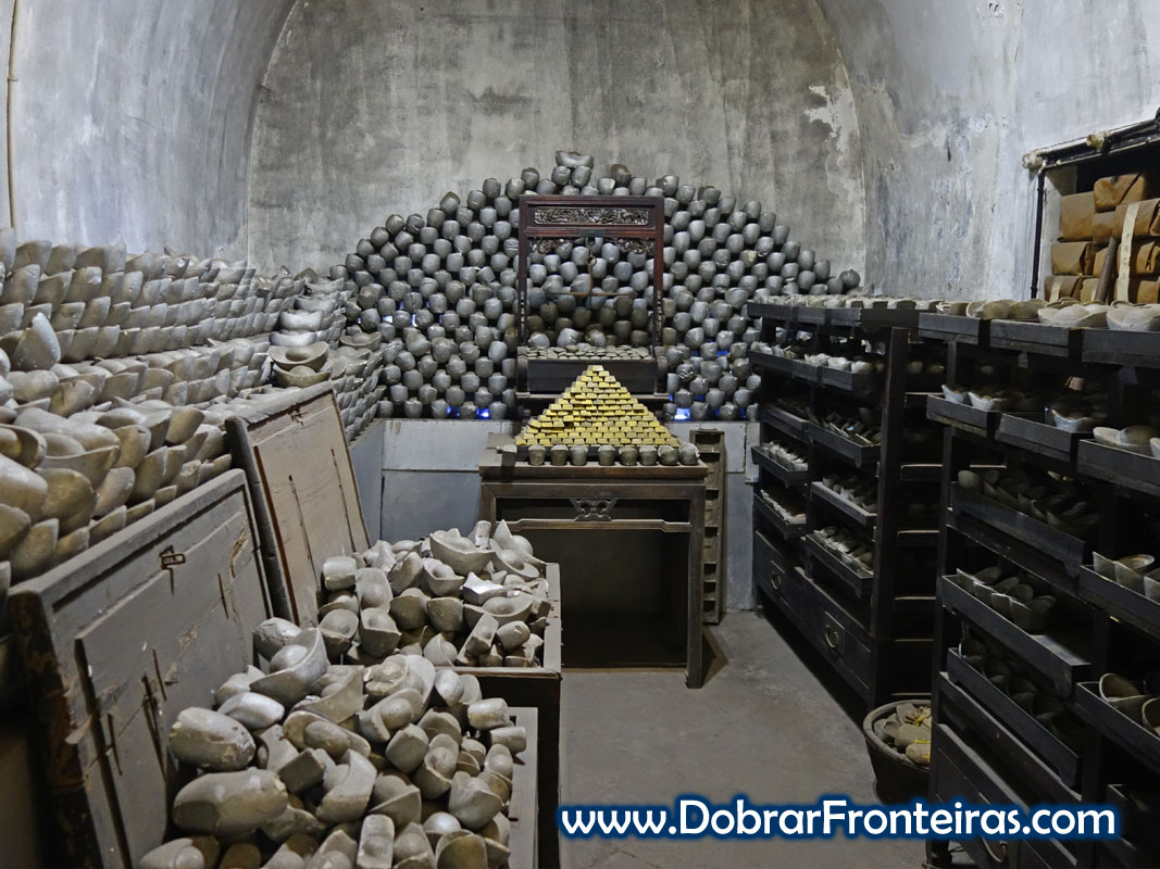 Depósito de lingotes de ouro e prata em museu de Pingyao