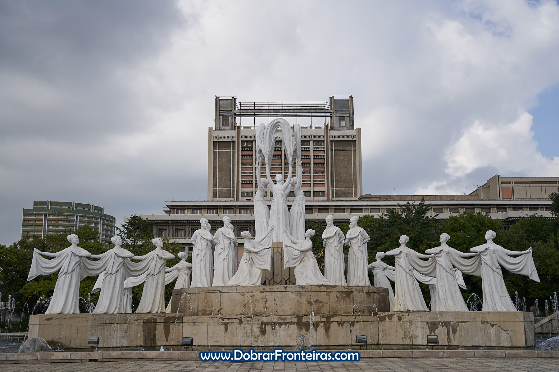 Escultura norte coreana