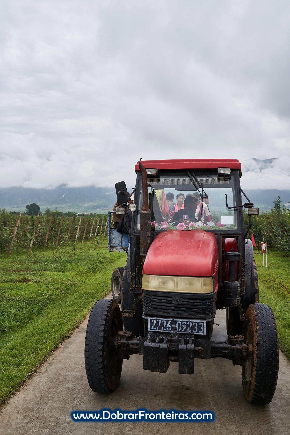 tractor agrícola na Coreia do Norte