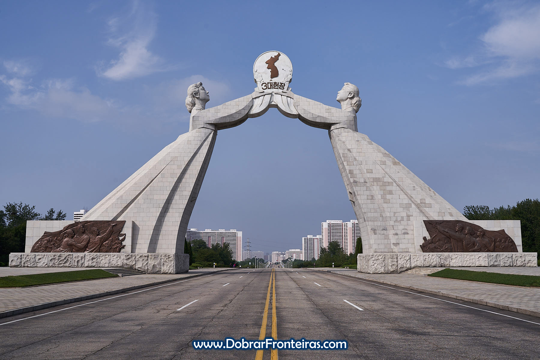 Arco da Reunificação em Pyongyang