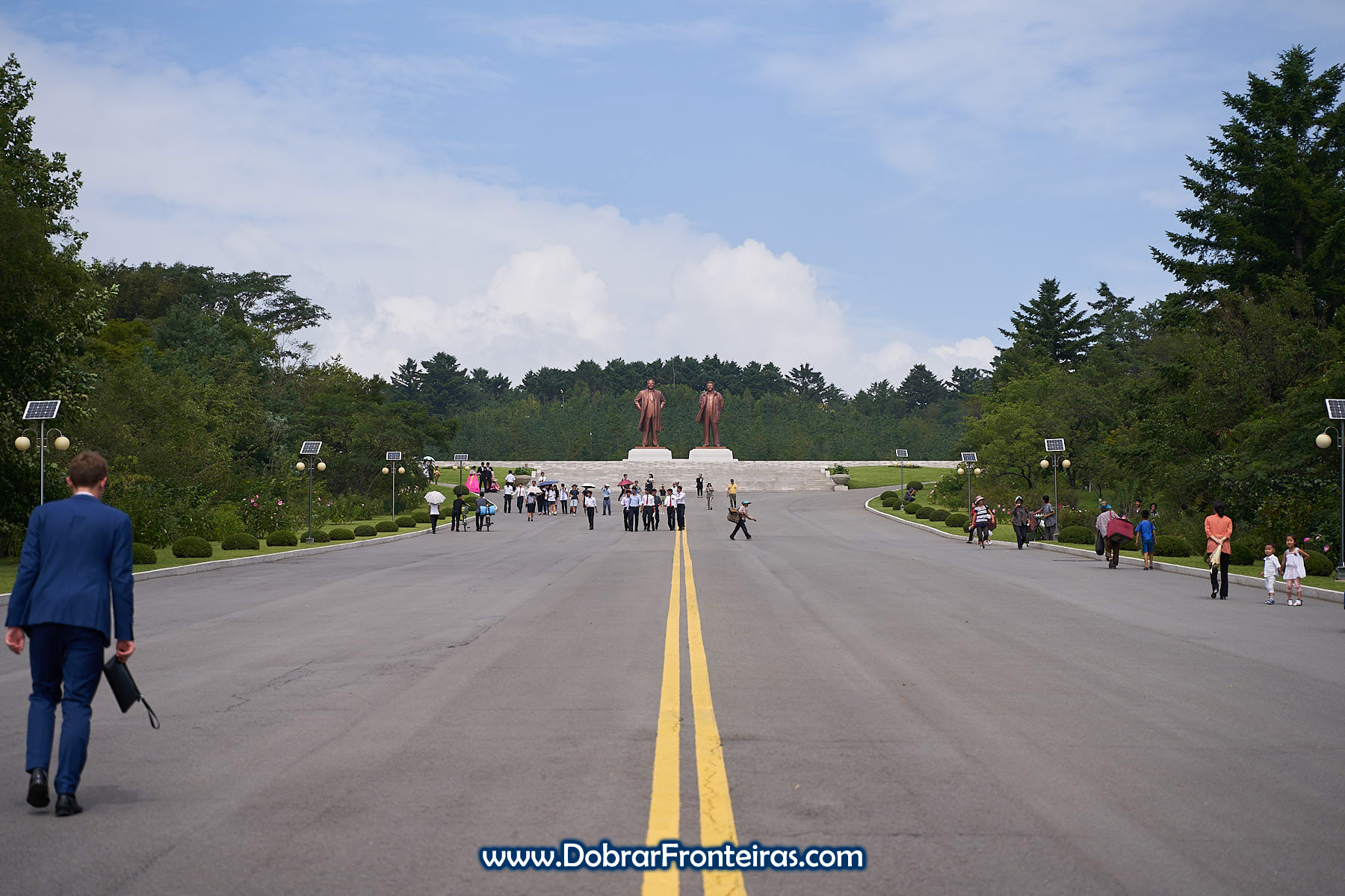 Estátuas líderes Keasong Coreia do Norte