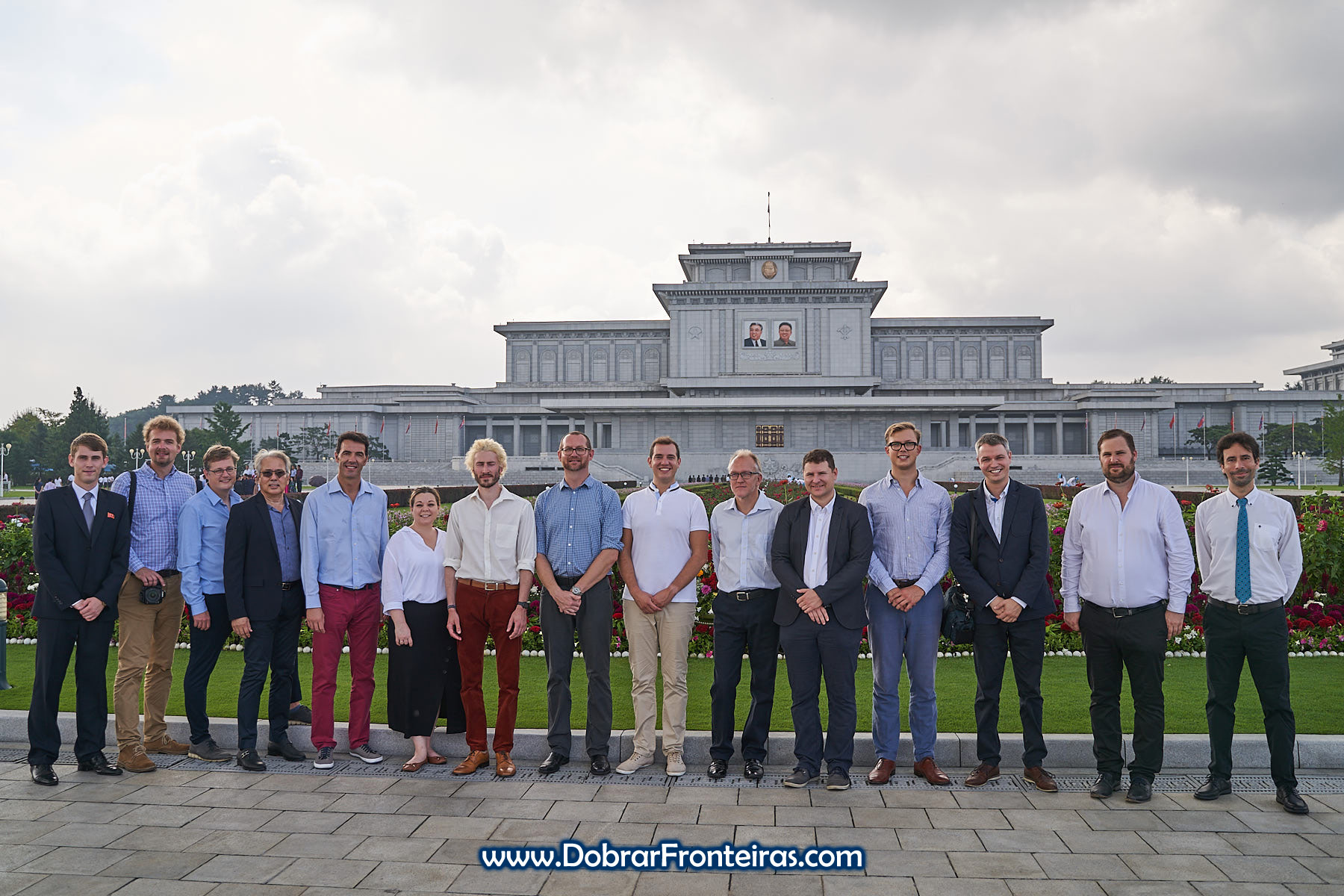 Fotografia de grupo em Kumsusan