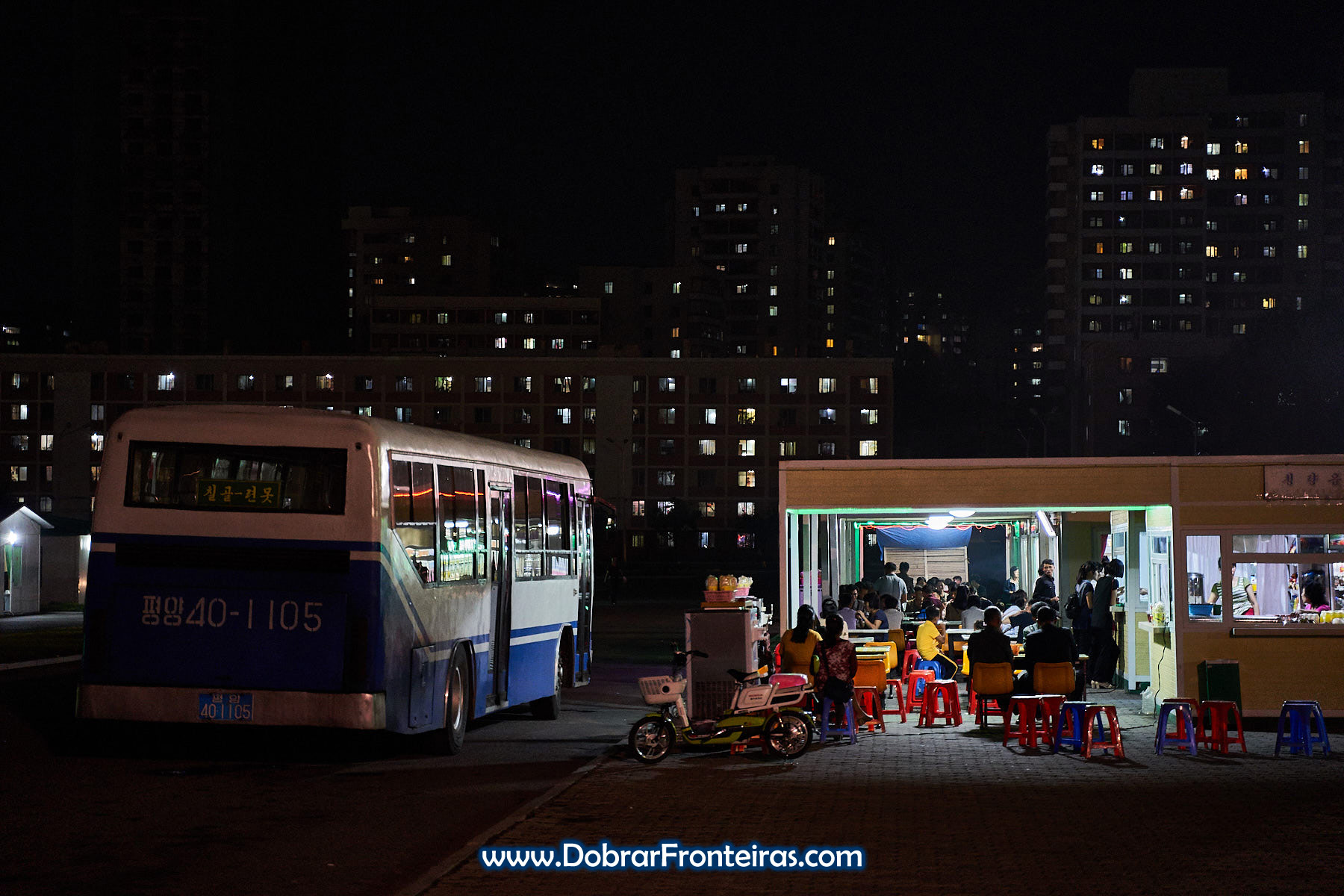 bares à noite em Pyongyang